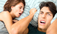 ЧТО ДЕЛАТЬ, ЕСЛИ ДЕВУШКА ХРАПИТ? ЧТО ДЕЛАТЬ, ЕСЛИ ДЕВУШКА ХРАПИТ?